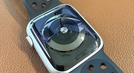 Fair
													Apple Watch Series 5 44mm - Unlocked, Silver, A2095 Cellular, Aluminum, photo 2 of 6