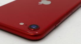 Good
													Apple iPhone SE 2nd Gen 2020 - Unlocked, Red, 64 GB, A2275, photo 4 of 8