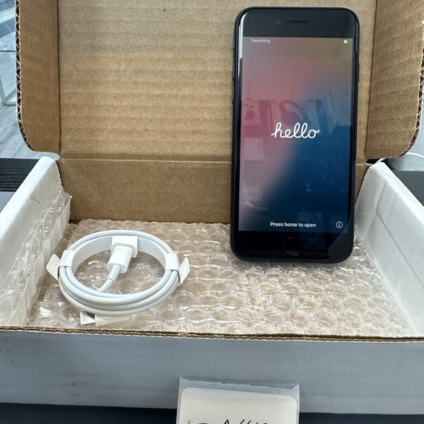 Apple iPhone SE 3rd Gen 2022 - Unlocked, 64 GB, Midnight, A2595