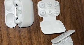 Used
													Apple AirPods Pro 2 - Lightning, photo 2 of 7