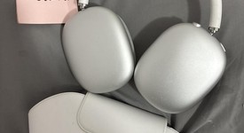 Used
													Apple AirPods Max - Silver, photo 1 of 3