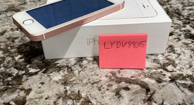 Good
													Apple iPhone SE 1st Gen 2016 - Unlocked, Rose Gold, 32 GB, A1662, photo 2 of 5