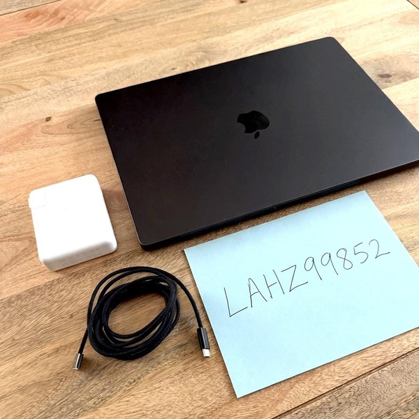 MacBook Pro 2026 - 16 inch (M5) - 1 TB, Space Black, 24 GB, Apple M5 Pro 18-core (20-core GPU), Standard Display