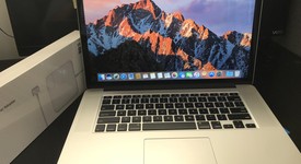 Good
													MacBook Pro 2015 (Retina) - 15" - Silver, 256 GB, 16 GB, photo 1 of 14