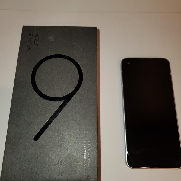 Asus Zenfone 9 - Unlocked Non-US, 128 GB, Silver, 8 GB, Global