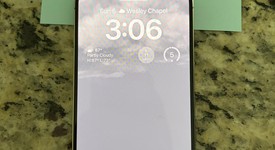 Mint
													Apple iPhone 15 Pro - Unlocked, Natural, 128 GB, A2848, photo 4 of 9