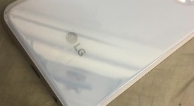 Good
													LG V60 ThinQ 5G - Verizon, White, 128 GB, 8 GB, photo 1 of 7