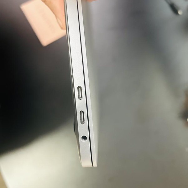 MacBook Pro 2019 - 16 inch - 512 GB, Silver, 16 GB, Intel Core i7