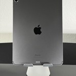 Fair Apple iPad Air (5th Gen) - Unlocked, 256 GB, Gray, A2589