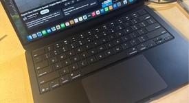 Good
													MacBook Air 2025 (M4) - 13" - Apple M4, Midnight, 2 TB, 24 GB, photo 1 of 11