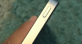 Good
													Apple iPhone SE 1st Gen 2016 - Verizon, Grey, 32 GB, A1662, photo 3 of 7