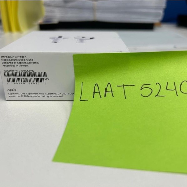 Apple AirPods 4th Gen - Standard