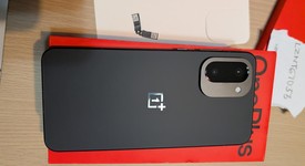Mint
													OnePlus 15R - Charcoal Black, 256 GB, 12 GB, photo 2 of 7