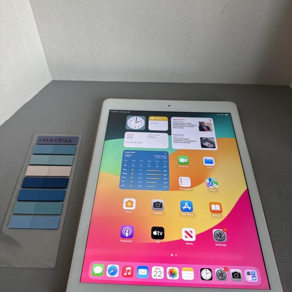 Apple iPad (6th Gen) - Wi-Fi, 128 GB, Gold, A1893