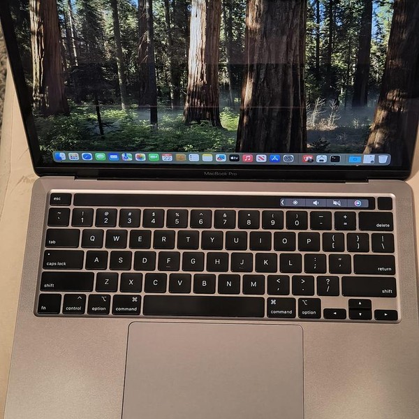 MacBook Pro 2019 - 13 inch - 256 GB, Gray, 8 GB, Intel Core i5