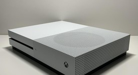 Good
													Xbox One S (2016) - White, 1 TB, photo 3 of 6