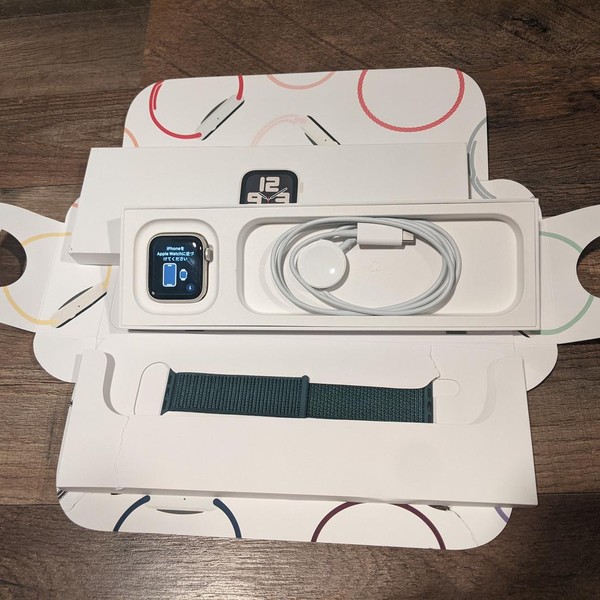 Apple Watch SE 2nd Gen 40mm - Starlight, A2722 - GPS, Aluminum