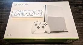 Mint
													Xbox One S (2016) - White, 2 TB, photo 1 of 6