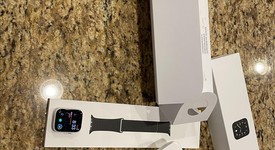 Mint
													Apple Watch Series 5 44mm - Unlocked, White, A2095 Cellular, Ceramic, photo 3 of 11