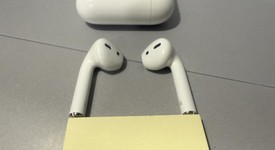 Used
													Apple AirPods 2nd Gen - Lightning Case, photo 3 of 8