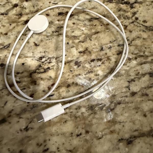 Apple Watch Series 5 40mm - Unlocked, Gold, A2094 Cellular, Aluminum