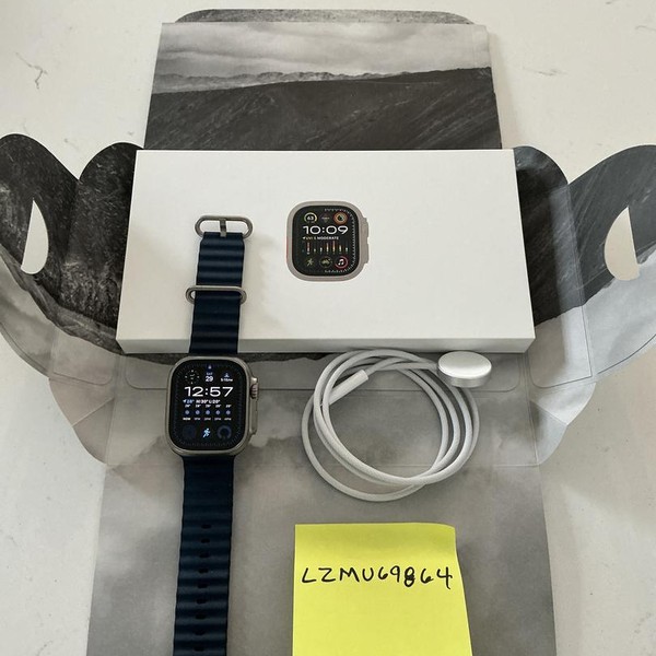 Apple Watch Ultra 2 49mm - Unlocked, Natural, A2986