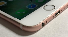 Mint
													Apple iPhone 6S - Unlocked, Rose Gold, 64 GB, A1688, photo 2 of 39