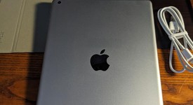 Good
													Apple iPad 5th Gen - Wi-Fi, Gray, 32 GB, A1822, photo 2 of 3