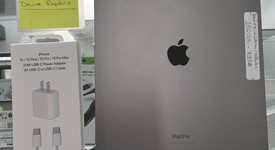 Good
													Apple iPad Pro 12.9" 6th Gen 2022 - Unlocked, Gray, 256 GB, photo 1 of 6