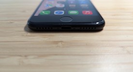 Fair
													Apple iPhone SE 3rd Gen 2022 - Unlocked, Midnight, 64 GB, A2595, photo 3 of 13