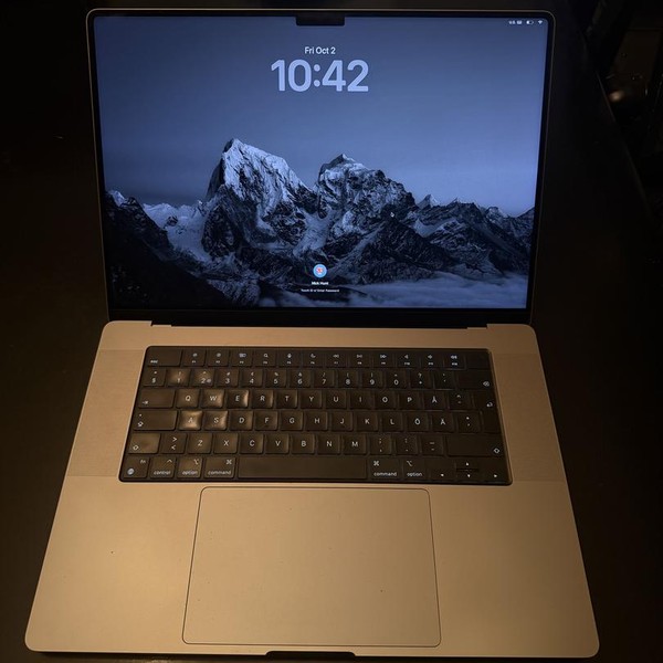 MacBook Pro 2021 - 16 inch - 1 TB, Gray, 32 GB, Apple M1 Max