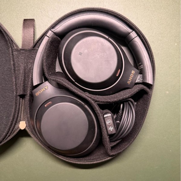 Sony WH-1000XM4 - Black