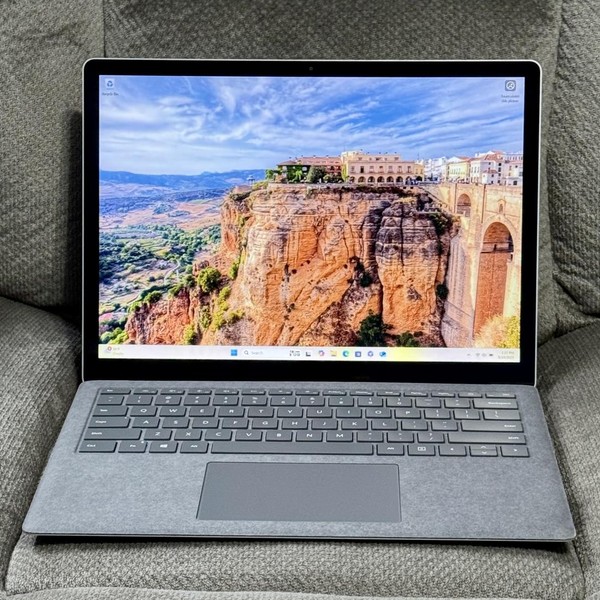Microsoft Surface Laptop 4 - Ryzen 5, Platinum, 256 GB, 8 GB, 13.5 inch