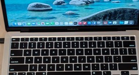 Good
													MacBook Air 2020 - 13" - Apple M1, Silver, 256 GB, 8 GB, photo 1 of 10