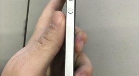 Good
													Apple iPhone SE 1st Gen 2016 - AT&T, Grey, 16 GB, A1662, photo 5 of 7