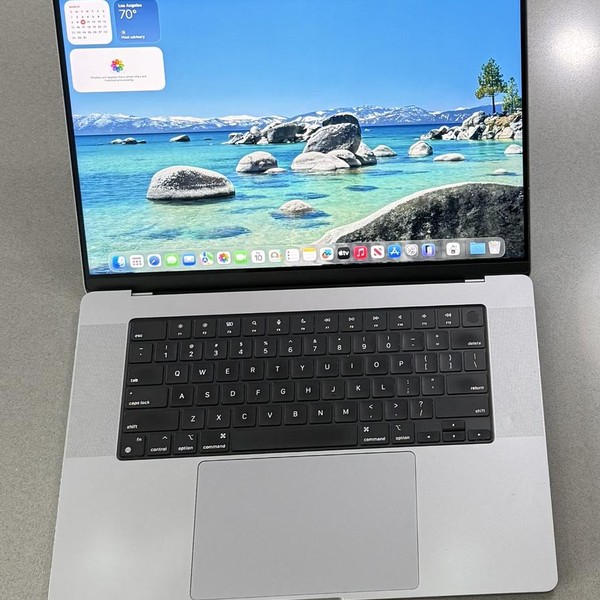 MacBook Pro 2021 - 16 inch - 1 TB, Gray, 16 GB, Apple M1 Pro 10-core