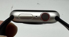 Fair
													Apple Watch Series 7 41mm - Unlocked, Starlight, A2475 - Cellular, Aluminum, photo 4 of 5