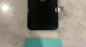 Fair
													Apple iPhone SE 2nd Gen 2020 - Unlocked, Black, 64 GB, A2275, photo 2 of 3