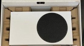 Mint
													Xbox Series S (2020) - White, 512 GB, photo 1 of 6