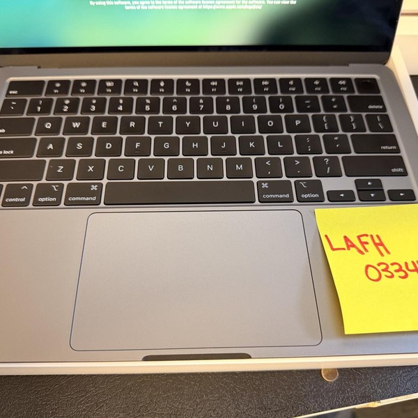 MacBook Air 2022 (M2) - 13 inch - 512 GB, Gray, 8 GB, Apple M2