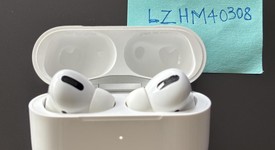 Used
													Apple AirPods Pro 1st Gen - MagSafe Case, photo 2 of 7