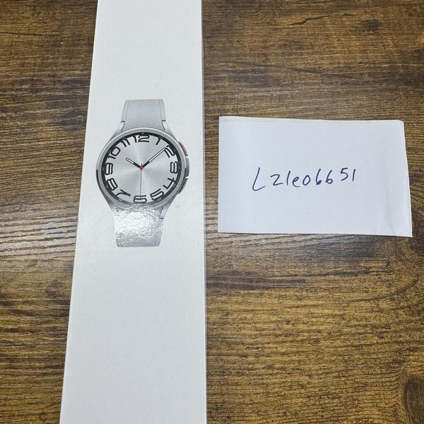 Samsung Galaxy Watch6 Classic - Unlocked, Silver, 47mm