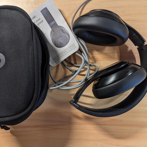 Beats Studio Pro - Black