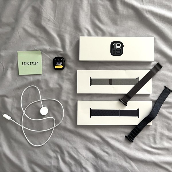 Apple Watch Series 10 42mm - Black, A2997 - GPS, Aluminum