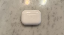 Used
													Apple AirPods Pro 2 - Lightning, photo 2 of 12