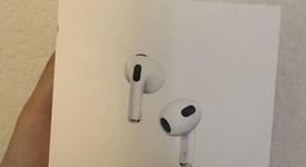 New
													Apple AirPods 3rd Gen - MagSafe Case, photo 1 of 5