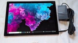 Good
													Microsoft Surface Pro 5 (2017) - Wi-Fi, Silver, 128 GB, 8 GB, photo 1 of 5