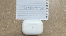 Used
													Apple AirPods Pro - MagSafe Case, photo 2 of 3