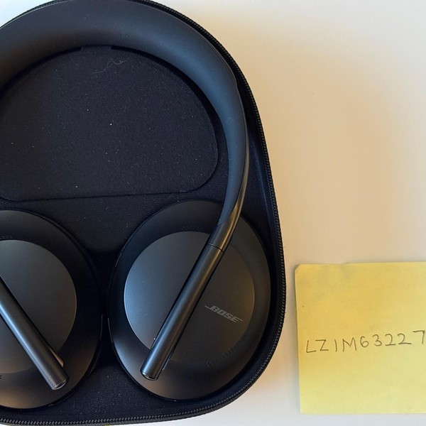 Bose Noise Cancelling Headphones 700 - Black