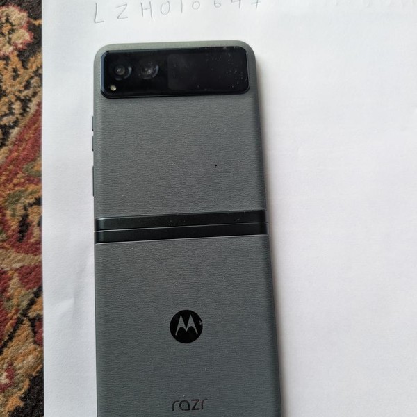 Motorola Razr (2023) - Unlocked, 128 GB, Sage, 8 GB